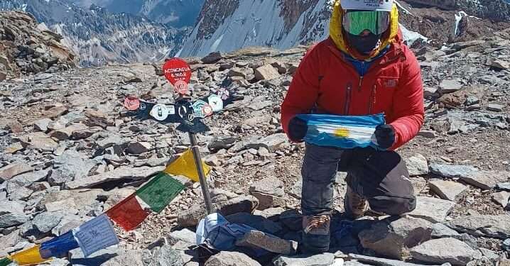 Ezequiel Vissani, montañista de Carcarañá cumple su objetivo de escalar el cerro Aconcagua.