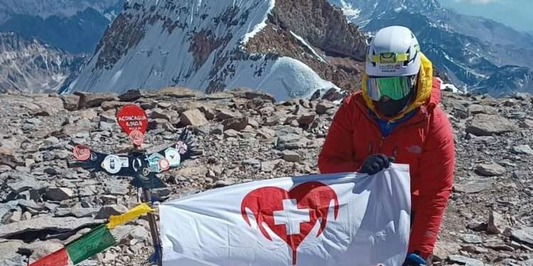 Ezequiel Vissani, montañista de Carcarañá cumple su objetivo de escalar el cerro Aconcagua.