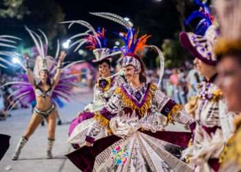 Carcarañá: última noche de Carnaval. La alegría de bailar descripta por sus integrantes.