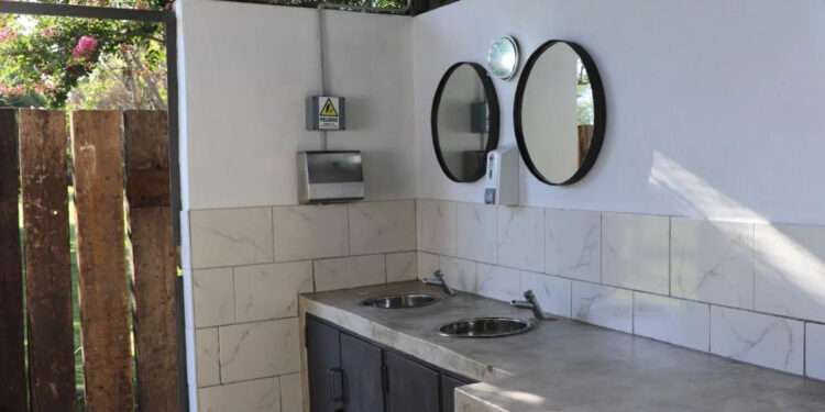 Se inauguraron nuevos baños públicos en los Espacios Verdes