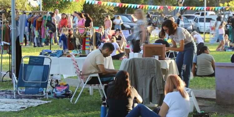 Domingo de Feria en  Plaza de la Mujer