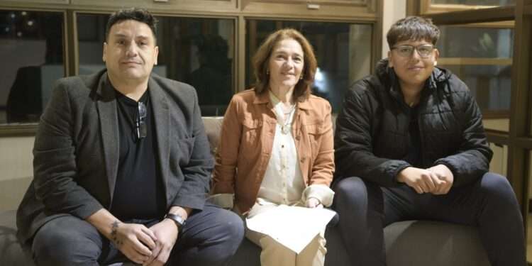 Felipe Acosta, el «Mago Felipe» suma títulos en su carrera de ilusionista