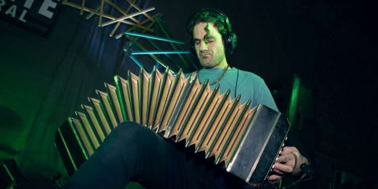 24º Peña Puentera: «Quiero cantar palabras que expresen mundos»