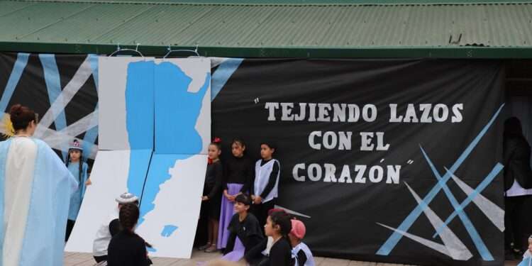 Acto oficial Día de la Bandera en Carcarañá