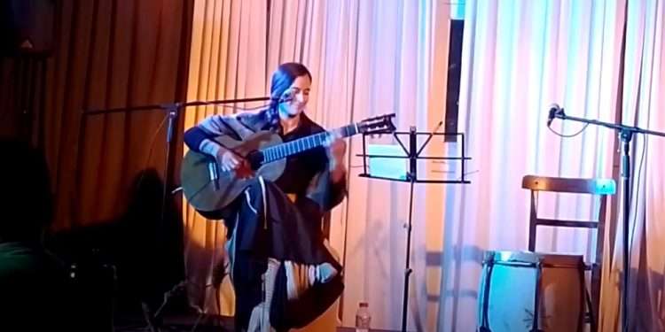 Espectáculo de raíz folklórica en Centro 3