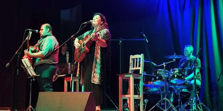 Inés Cañas presentó su álbum “Renacer”