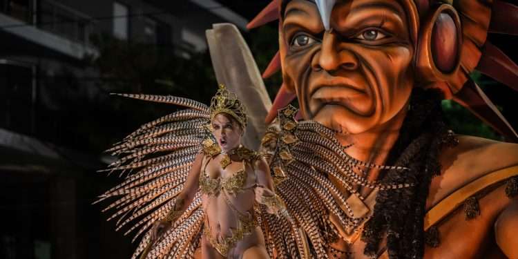 Postales del verano: Carnaval en Carcarañá y la Región.