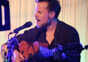 LOS AMIGOS DE MIS AMIGOS – PRIMERA EDICIÓN