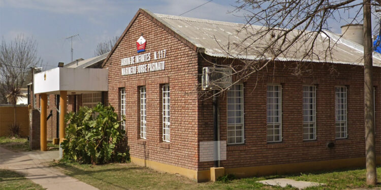 Nuevo intento de robo en el Jardín N°117: fue sorprendido cuando intentaba llevarse un motor de aire