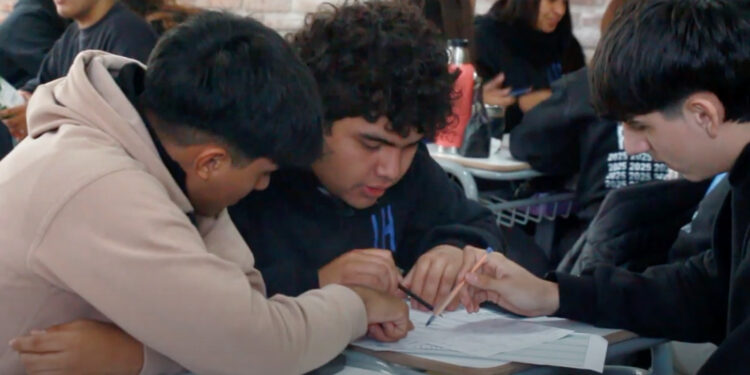 La EESO N° 237 participa en el programa «Formando Emprendedores»