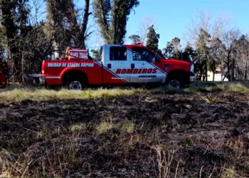 BOMBEROS – INCENDIO EN EL SOLAR