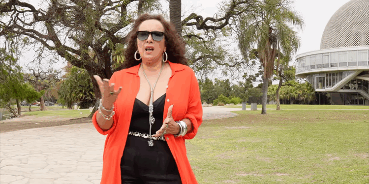 Moni Bustos presenta nuevos proyectos para septiembre