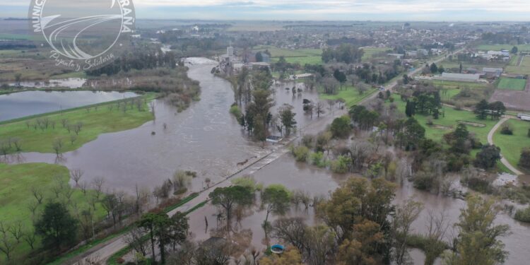 Panorama completo de Carcarañá ante el crecimiento del río