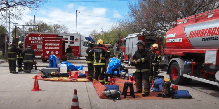 Capacitación de Bomberos Voluntarios en Manejo de Materiales Peligrosos