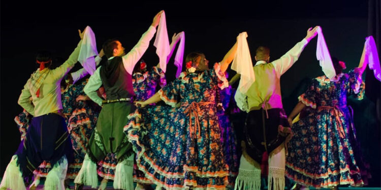 Danzas CAYBC celebra 15 años de arte en movimiento
