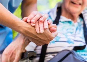 Cuidado y contención de los abuelos: una mirada desde el Hogar Edad Dorada