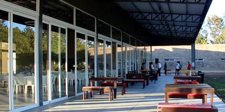 Campaña abrió las puertas de su nuevo salón en una tarde llena de emoción