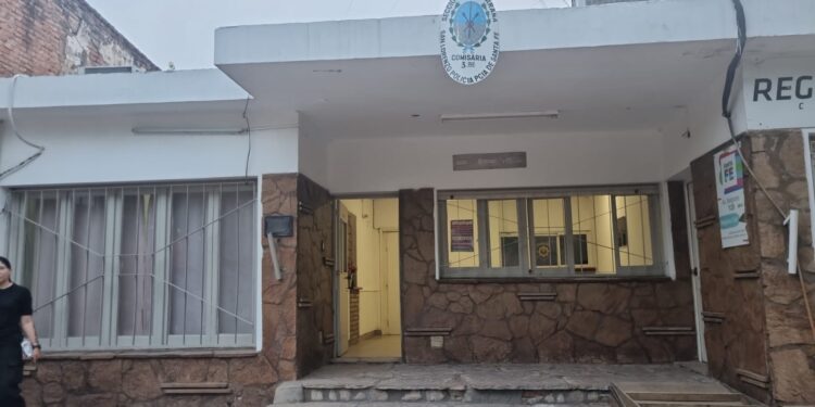 Persecución policial y aprehensión de un motociclista armado en Carcarañá