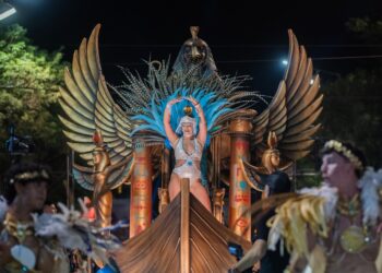 Carnavales Carcarañá: Egipto recreado en colores y alegría