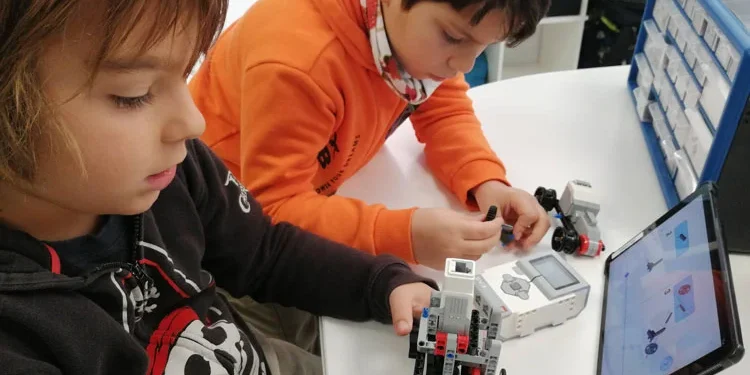 Robótica para chicos: aprender tecnología jugando en la Biblioteca Pizzurno