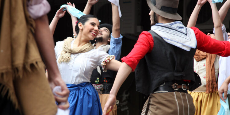 El folklore como encuentro: 17 años de danza y comunidad en el Centro 3