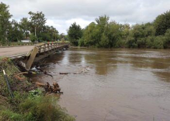 Temporal de lluvias copiosas vuelve a aumentar el cauce del Carcarañá.