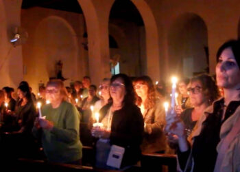 Misa del Lucernario: emotiva liturgia de la Vigilia Pascual