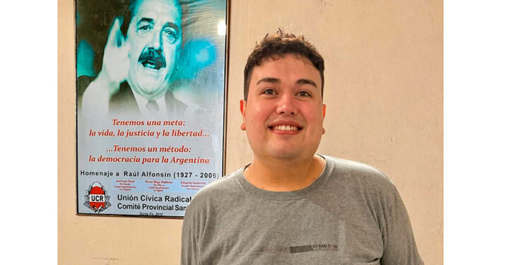 Nicolás Puppetti asumió la presidencia de la UCR Carcarañá