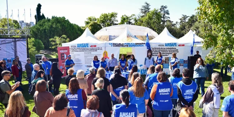 La Carpa Blanca Itinerante de AMSAFE en defensa de la educación pública