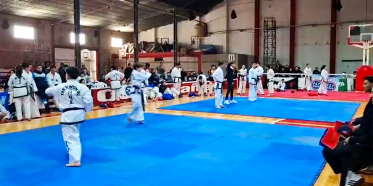 Torneo Nacional de Taekwondo volvió al Club Atlético y Biblioteca Campaña