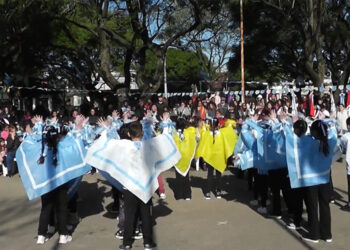 Dos banderas, una misma identidad: acto por el Día de la Bandera en Carcarañá