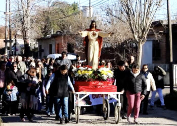 40 años de fe compartida: la Capilla Sagrado Corazón de Jesús celebró un nuevo aniversario