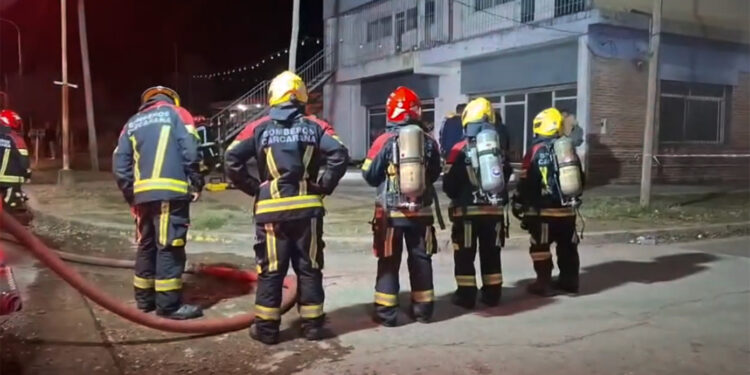 Neón: la solidaridad iluminó el momento más difícil tras el incendio del bar