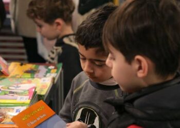La Escuela N.º 232 vivió una nueva edición de su Feria del Libro con las emociones como eje central