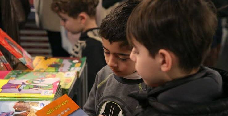 La Escuela N.º 232 vivió una nueva edición de su Feria del Libro con las emociones como eje central