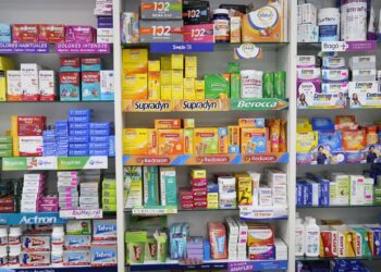 ANMAT amplía la venta libre de medicamentos: qué cambia y qué cuidados hay que tener