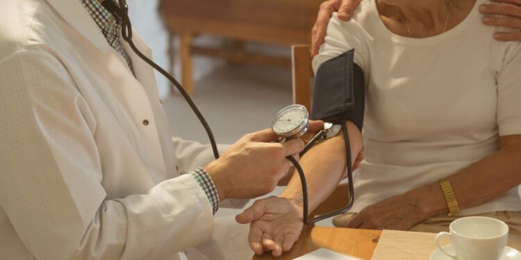 El Centro de Jubilados de Carcarañá ofrece controles cardiológicos semanales
